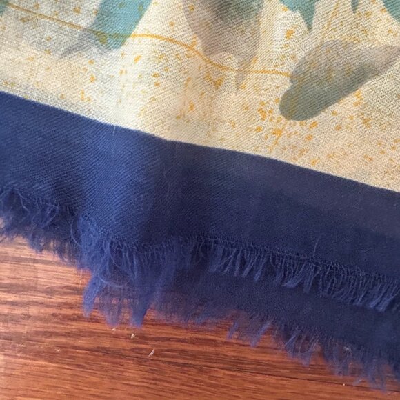 Japanese Floral Printed 100% Virgin Wool Square Scarf - Picture 8 of 9